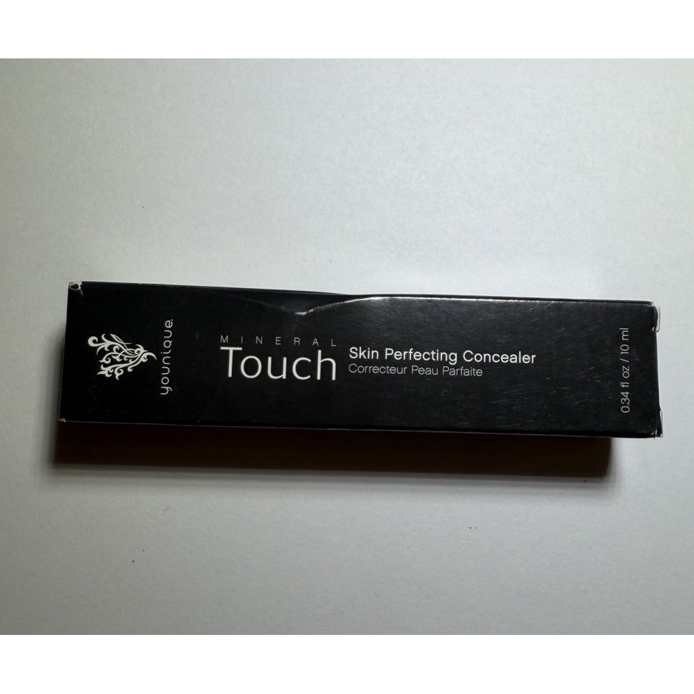 Younique Mineral Touch Skin Perfecting Concealer - Velvet 0.34 oz NIB